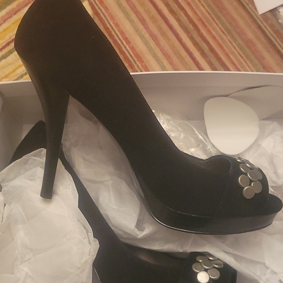 Pumps - Picture 3 of 5